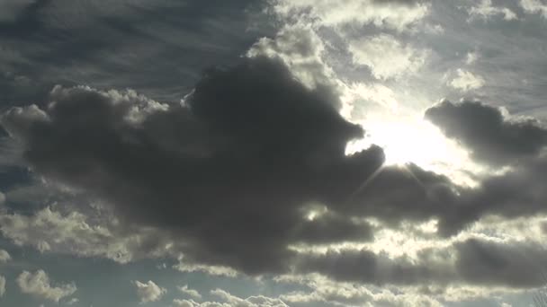 Cielo Tras Lluvia Con Sol — Vídeo de stock