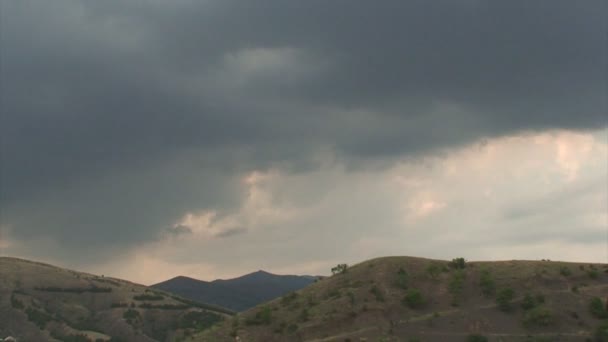 Bulutlar Timelapse Dağlar Kırım Üzerinde — Stok video