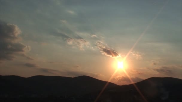 クリミア半島の山々 に沈む夕日 — ストック動画