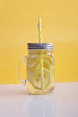 sağlıklı yemek, içki, diyet, detoks ve insanlar kavramı - yakın u