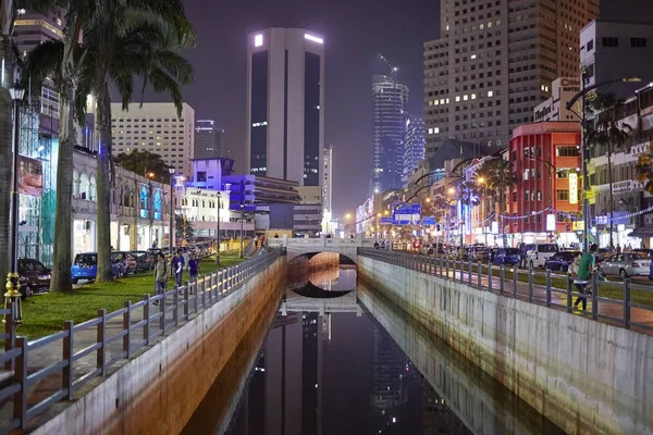 Johor Bahru, Malezya - 20 Temmuz 2017. Segget R görünümü geceleri