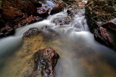 Güzel herdem yeşil cennet şelale