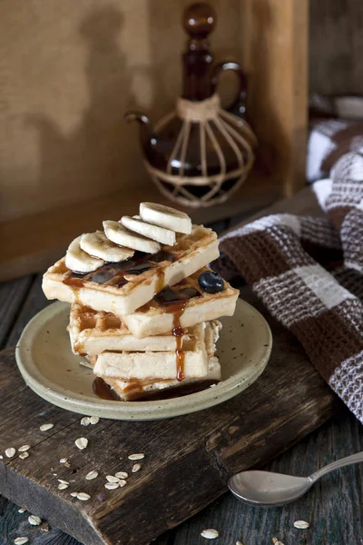 Adet gofret kek muz ve yaban mersini 