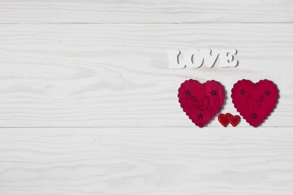 Zbliżenie Różne Wielkości Serca Rysunek Miłość Białym Tle Drewnianych Walentynki — Zdjęcie stockowe