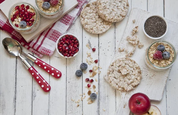 Close Van Nuttige Heerlijk Ontbijt Van Haver Vlokken Verse Granaatappel — Stockfoto