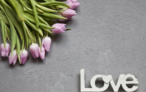 Közeli Szép Rózsaszín Tulipán Virágok Fából Készült Asztal Háttere — Stock Fotó