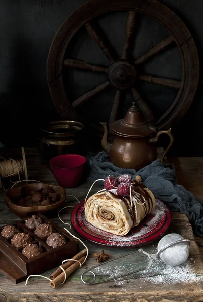 Close Dari Pancake Tradisional Buatan Sendiri Dengan Kue Latar Belakang — Stok Foto