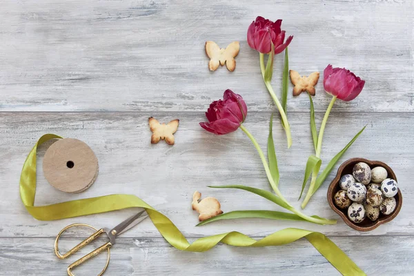 Close Cute Bunny Butterflies Cookies Pink Tulips Flowers Grey Wood — Stok Foto