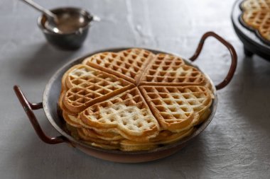 Yumuşak Viyana Waffle ve Waffle makinelerine yakın çekim