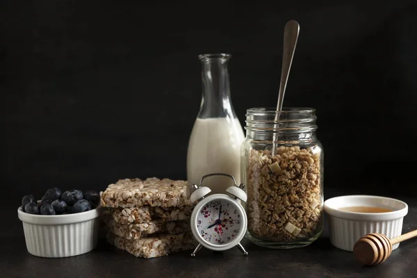 Buatan sendiri Siap untuk sarapan granola, muesli — Stok Foto