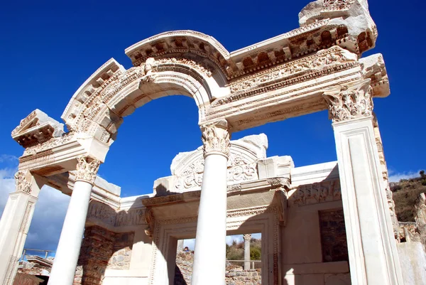 Храм Адріана в Ефесі, Туреччина, — стокове фото