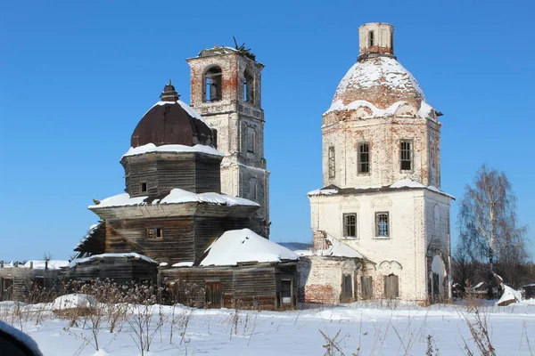 Yıkılan Eski Kiliseleri Bir Köyde Içinde Kuzey Rusya Kuzey Rusya — Stok fotoğraf