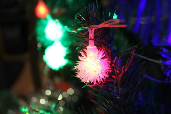 Christmas Tree Garland Decorations Photos Burning Lights Tree Ornaments Garlands — Stock Photo, Image