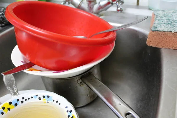 Грязная Посуда Металлической Раковине Кухне Фото Грязной Посуды Кухне Раковина — стоковое фото