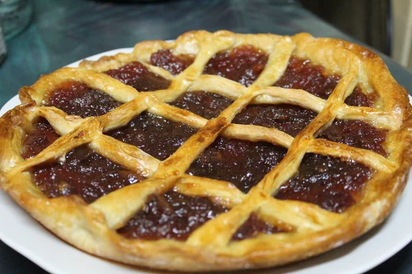 Zelfgemaakte Appeltaart Close Gekookt Thuiskeuken Foto Van Een Grote Taart — Stockfoto