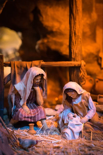 Kerstmis creche met joseph en mary — Stockfoto