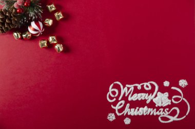 Kırmızıda Mutlu Noeller