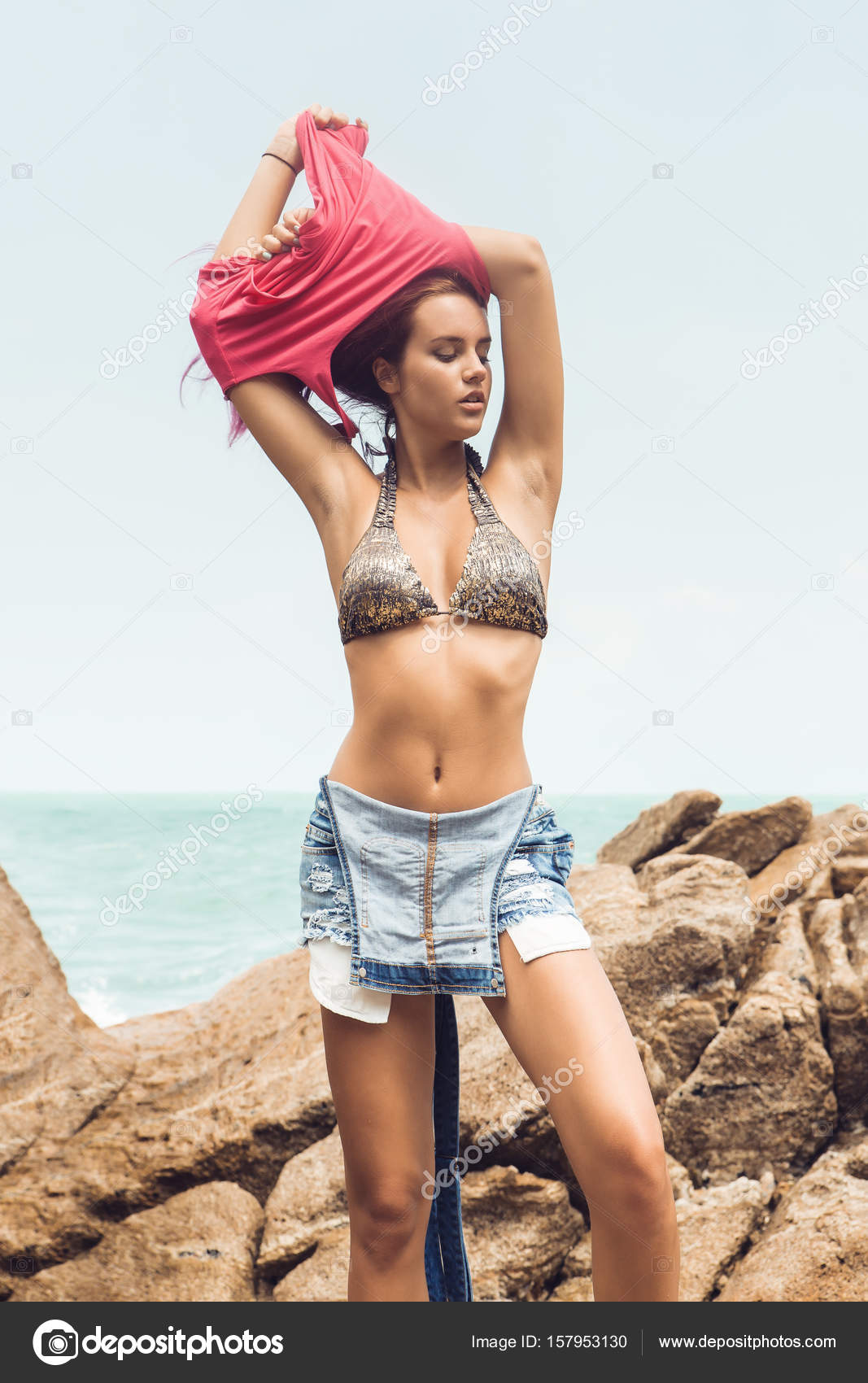Girl Undressing Pic