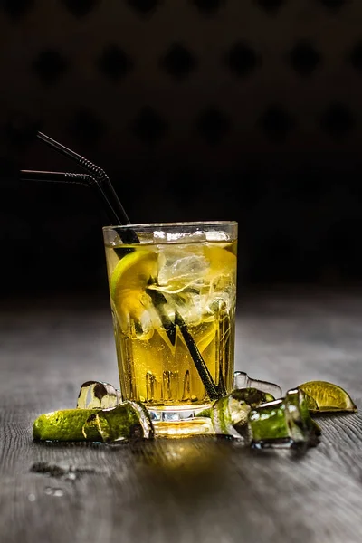 Delicious and beautiful cocktail — Stock Photo, Image