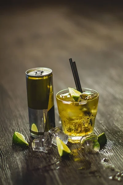 Delicious and beautiful cocktail — Stock Photo, Image