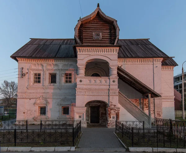 Starověké cihlová budova — Stock fotografie