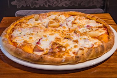 Bir kafede çok lezzetli pizza