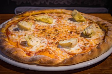 Bir kafede çok lezzetli pizza