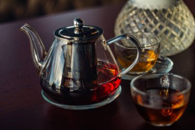 Şık nargile cam ve çay çaydanlık