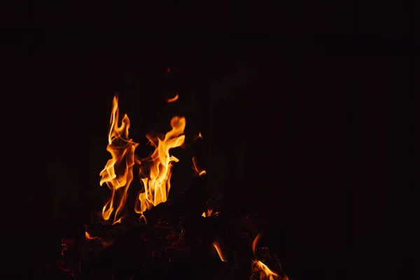 Сжигание Огня Гриле Перед Горячим Мясом — стоковое фото