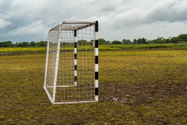 夏祭りでミニサッカーのゲート — ストック写真