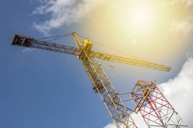 İnşaat teknik yaz günü inşaat sitesinde