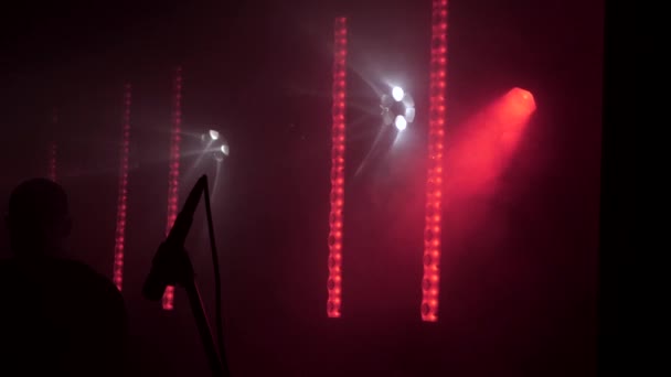 Діджей Грає Вечірці Музичне Обладнання Світло Від Партійних Вогнів Подія — стокове відео