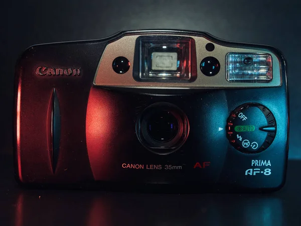 Kompaktowa Kamera Filmowa Canon Leży Stole Fotografia Bliska Ligh — Zdjęcie stockowe