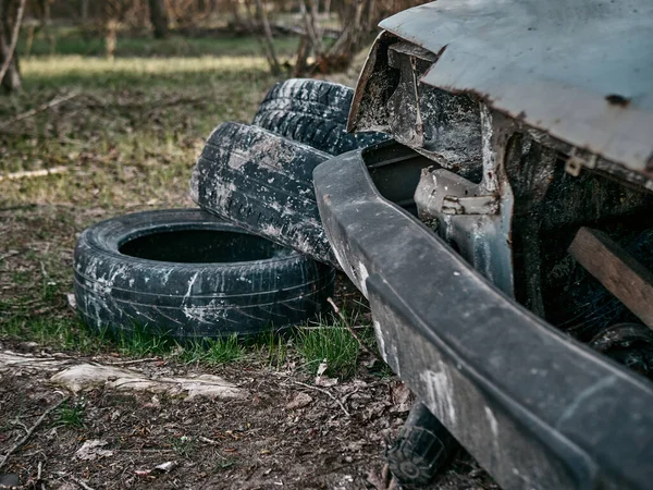 Carros Abandonados Destruídos Olhar Pós Apocalíptico Dia Ensolarado — Fotografia de Stock