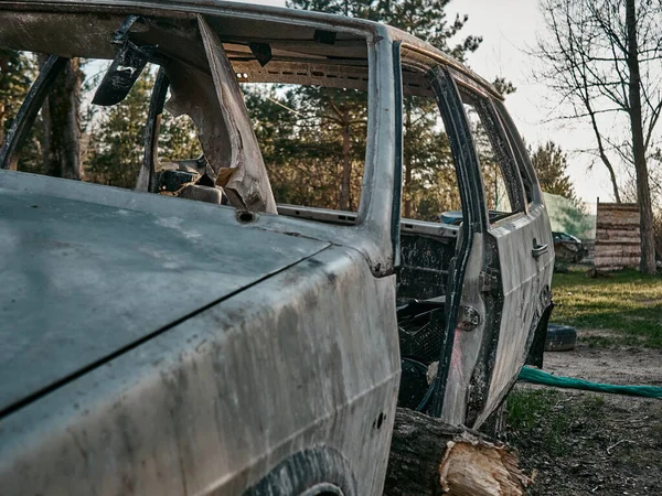 Carros Abandonados Destruídos Olhar Pós Apocalíptico Dia Ensolarado — Fotografia de Stock