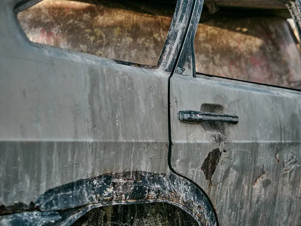 Verlassene Und Zerstörte Autos Postapokalyptischer Look Sonniger Tag — Stockfoto