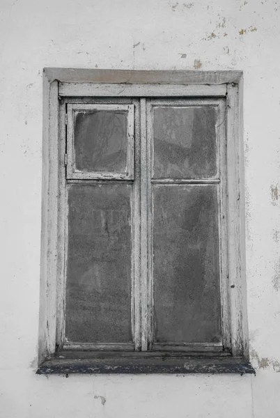 Old window of an abandoned house — Stock Photo, Image