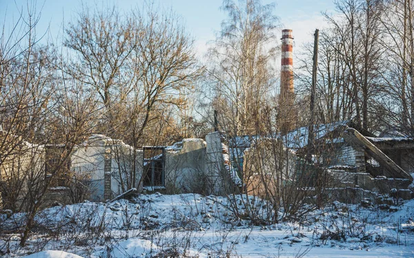 Den förstörda byggnaden efter kriget — Stockfoto