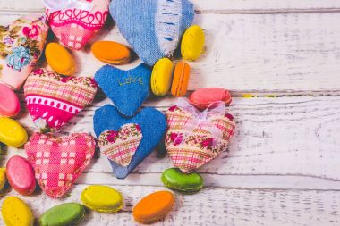 reklam, arka planda tatlılar için çeşitli şeker