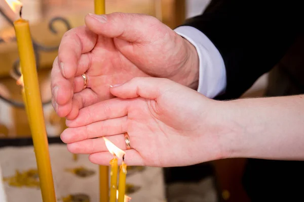 Wedding candles hand — Stock Photo, Image