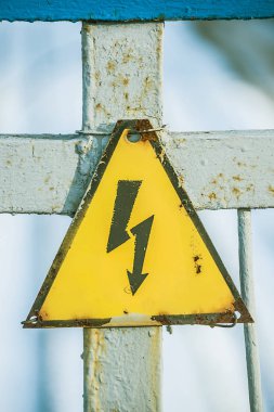 Yıldırım dur işareti öldürür