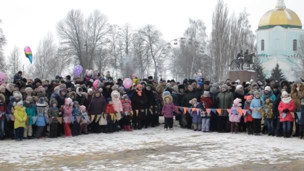 Vinter Carnival personer — Stockvideo