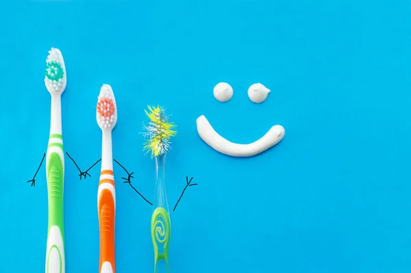 New Old Toothbrushes Form Cartoon Characters Blue Background Smile Drawn — Stock Photo, Image
