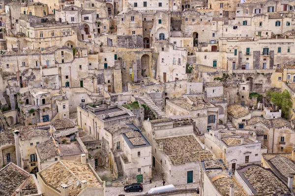 Eski evleri ve binaları şehir Matera, İtalya, eski taş mimarisi ve küçük Arnavut kaldırımlı sokakları, yukarıdan vurdu