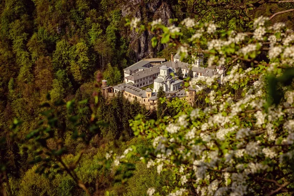 Beautiful Spring View Tismana Monastery Romania Mountains — Stock Photo, Image