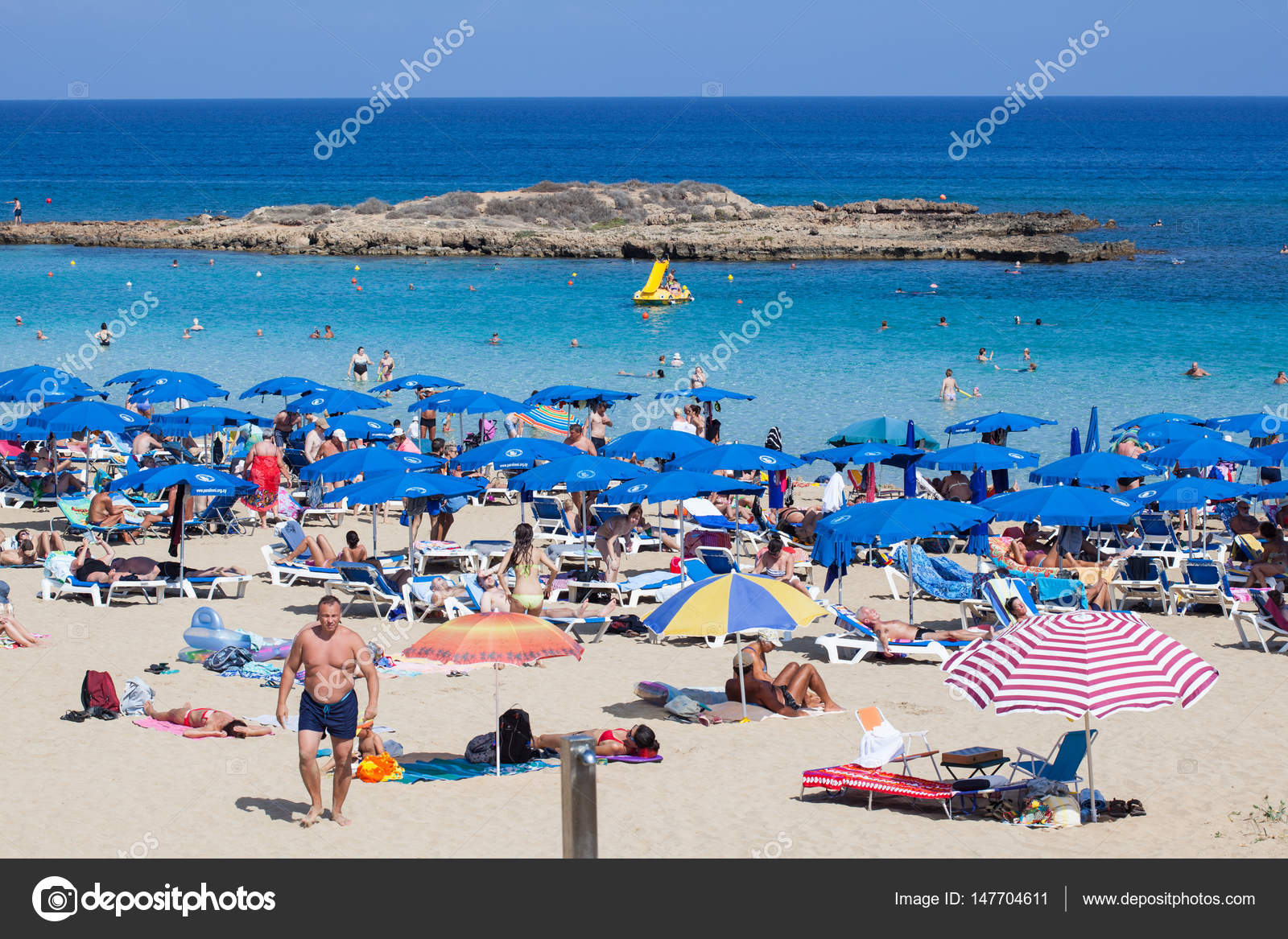 знаменитый пляж Fig Tree Bay стоковое редакционное фото