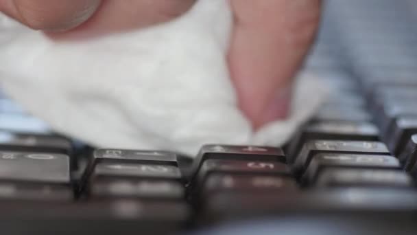 Cleaning the computer keyboard. UltraHD video — Stock Video