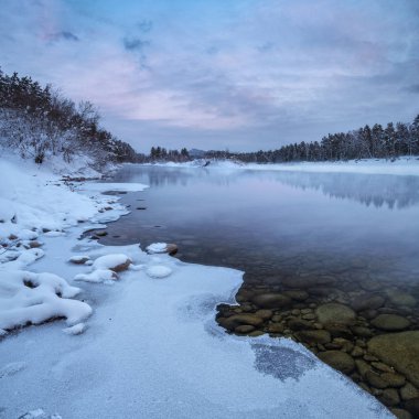 Sabah manzara Sibirya Nehri