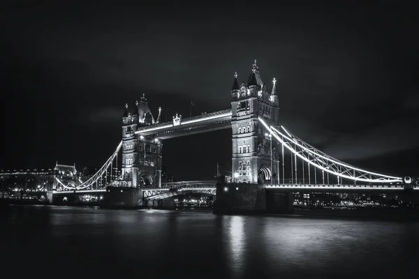 Siyah ve beyaz, London Tower Bridge