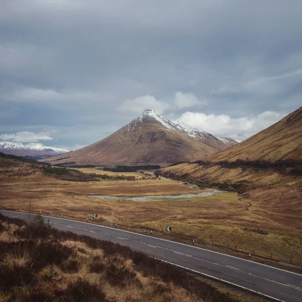 Camino Abierto Que Conduce Través Las Highlands Escocesas Glen Coe — Foto de Stock